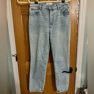Abercrombie & Fitch Ultra High Rise 90s Straight Jeans